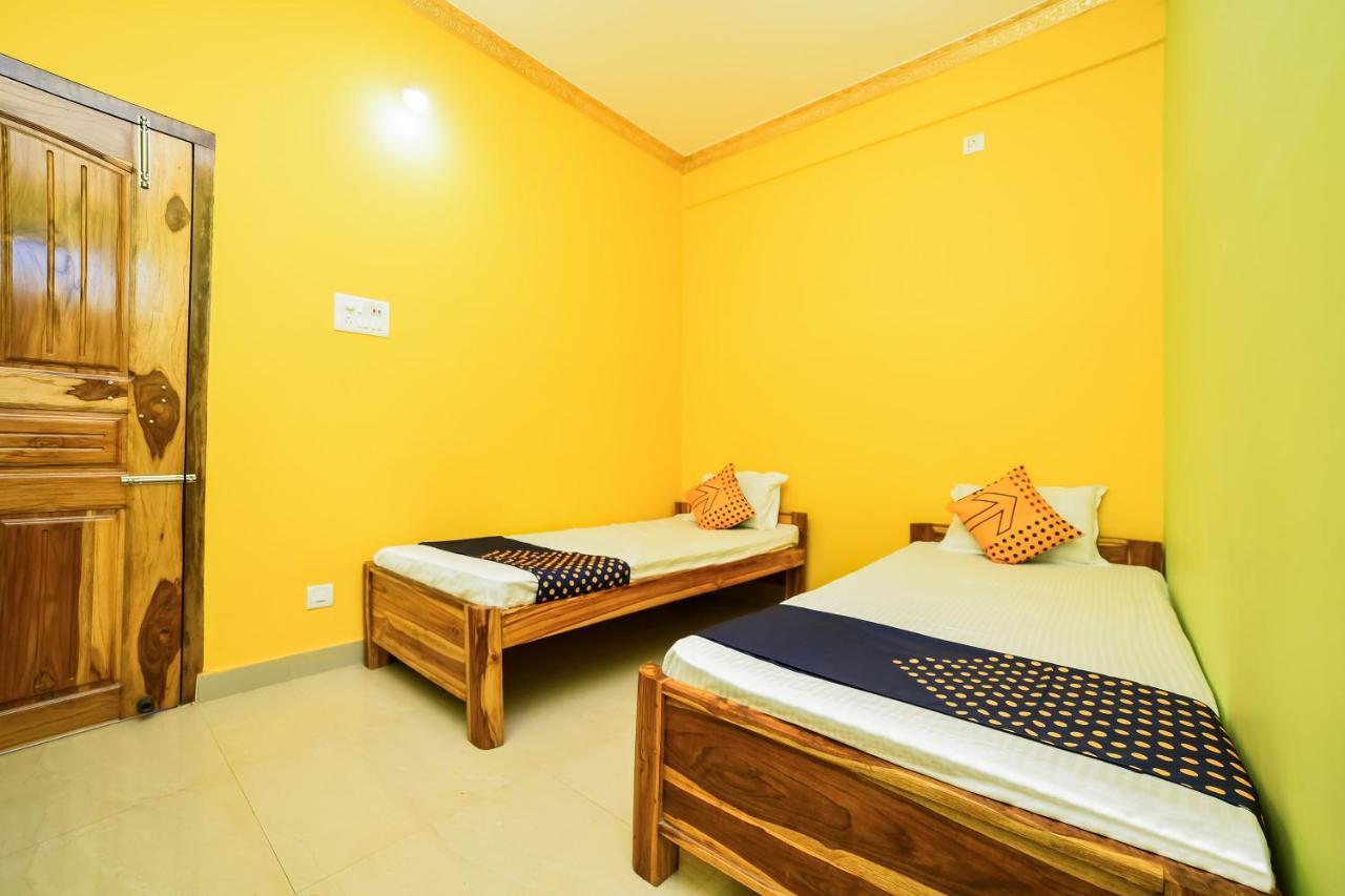 Spot On Sln Grand Hotel Madanapalle Ngoại thất bức ảnh